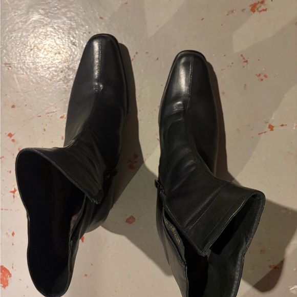 monarch Shoes - Classic Black Leather Women's Ankle Booties with Side Zip